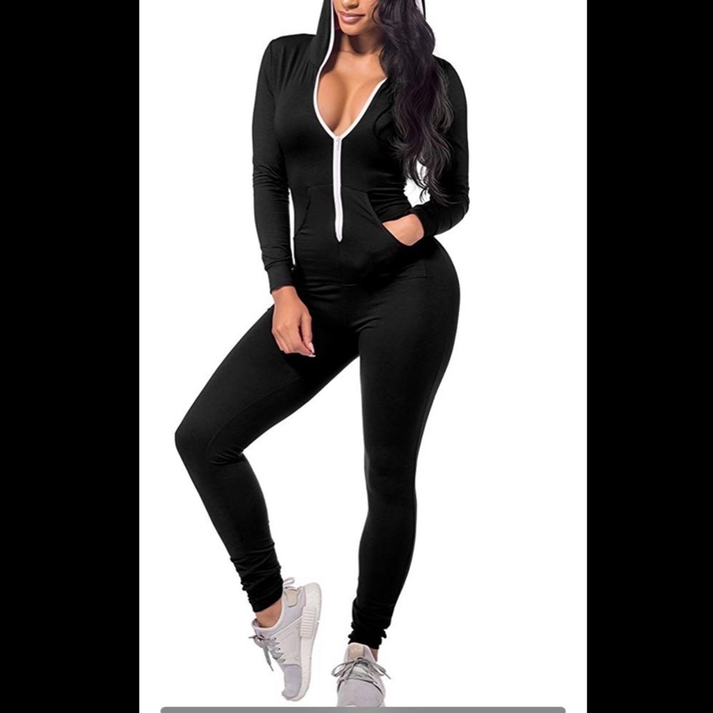 Long sleeved bodycon black jumpsuit
